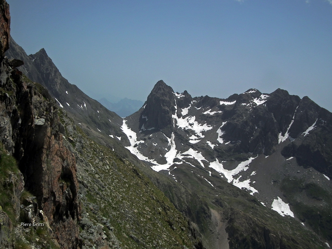 54 verso il Passo di Valsecca, il Poris, il Grabiasca....JPG